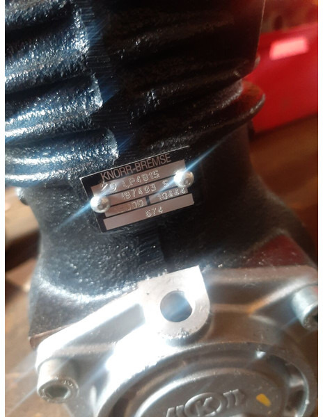 KNORR-BREMSE LP 4815 - Motor i dijelovi: slika KNORR-BREMSE LP 4815 - Motor i dijelovi KNORR-BREMSE LP 4815 - Motor i dijelovi: slika KNORR-BREMSE LP 4815 - Motor i dijelovi