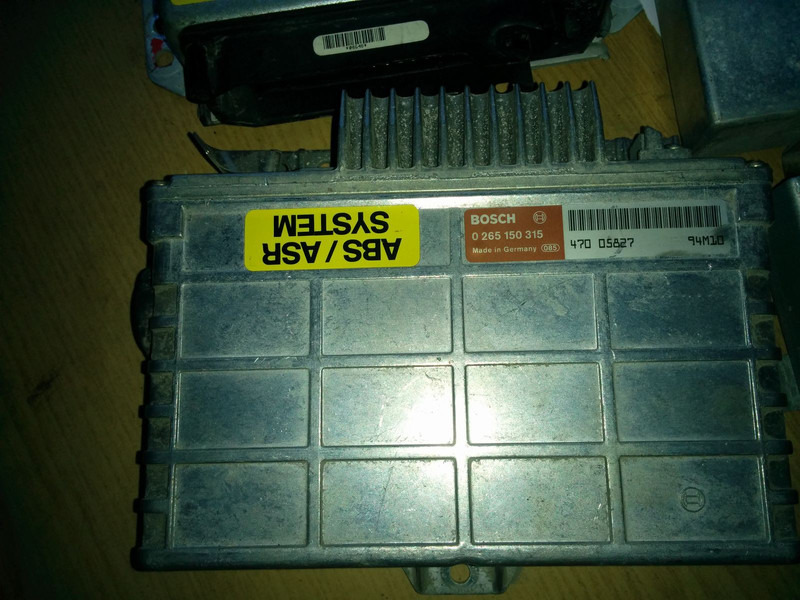 MAN Intarder EST-32 ZF-6009058022 - Upravljačka jedinica (ECU): slika MAN Intarder EST-32 ZF-6009058022 - Upravljačka jedinica (ECU) MAN Intarder EST-32 ZF-6009058022 - Upravljačka jedinica (ECU): slika MAN Intarder EST-32 ZF-6009058022 - Upravljačka jedinica (ECU)