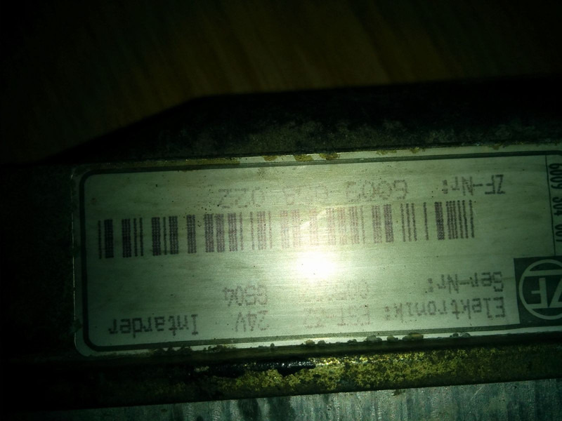 MAN Intarder EST-32 ZF-6009058022 - Upravljačka jedinica (ECU): slika MAN Intarder EST-32 ZF-6009058022 - Upravljačka jedinica (ECU) MAN Intarder EST-32 ZF-6009058022 - Upravljačka jedinica (ECU): slika MAN Intarder EST-32 ZF-6009058022 - Upravljačka jedinica (ECU)