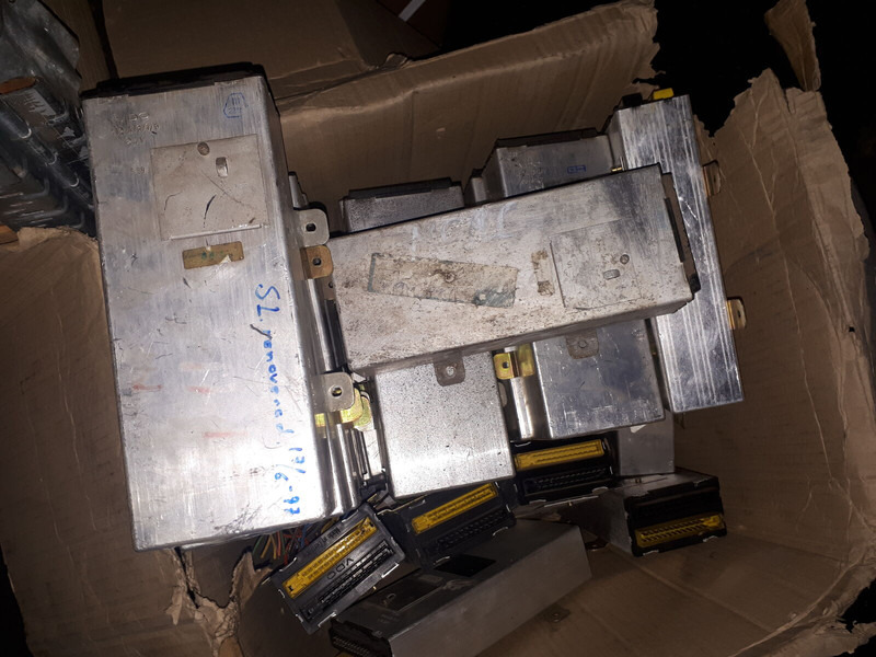 MAN VDO A2C53044389 . 81.25805.7038 .412.413.1.2. - Upravljačka jedinica (ECU): slika MAN VDO A2C53044389 . 81.25805.7038 .412.413.1.2. - Upravljačka jedinica (ECU) MAN VDO A2C53044389 . 81.25805.7038 .412.413.1.2. - Upravljačka jedinica (ECU): slika MAN VDO A2C53044389 . 81.25805.7038 .412.413.1.2. - Upravljačka jedinica (ECU)