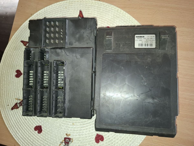 MAN WABCO ECU ZBR2 / 81.25806.7096. - Upravljačka jedinica (ECU): slika MAN WABCO ECU ZBR2 / 81.25806.7096. - Upravljačka jedinica (ECU) MAN WABCO ECU ZBR2 / 81.25806.7096. - Upravljačka jedinica (ECU): slika MAN WABCO ECU ZBR2 / 81.25806.7096. - Upravljačka jedinica (ECU)