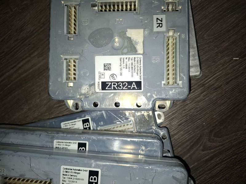 MAN ZR2-BS - VDO D78052 VS - Upravljačka jedinica (ECU): slika MAN ZR2-BS - VDO D78052 VS - Upravljačka jedinica (ECU) MAN ZR2-BS - VDO D78052 VS - Upravljačka jedinica (ECU): slika MAN ZR2-BS - VDO D78052 VS - Upravljačka jedinica (ECU)