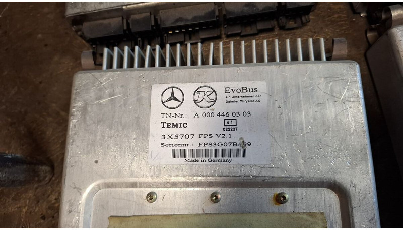 Mercedes-Benz - Upravljačka jedinica (ECU): slika Mercedes-Benz - Upravljačka jedinica (ECU) Mercedes-Benz - Upravljačka jedinica (ECU): slika Mercedes-Benz - Upravljačka jedinica (ECU)