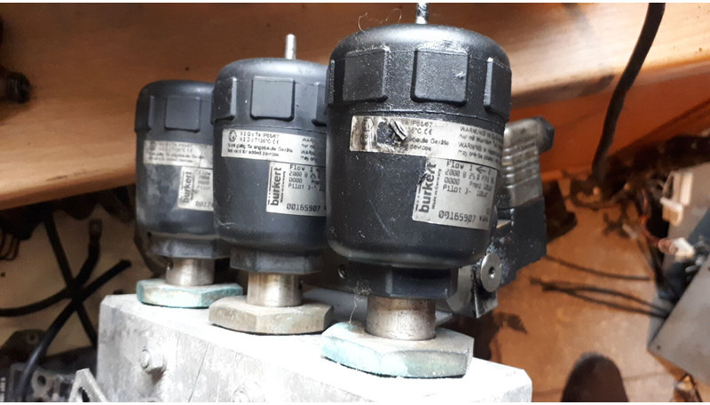 Scania B12 - Kabeli/ Ožičenje: slika Scania B12 - Kabeli/ Ožičenje Scania B12 - Kabeli/ Ožičenje: slika Scania B12 - Kabeli/ Ožičenje