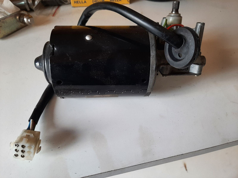 Setra BOSCH 039044245 - Brisač: slika Setra BOSCH 039044245 - Brisač Setra BOSCH 039044245 - Brisač: slika Setra BOSCH 039044245 - Brisač