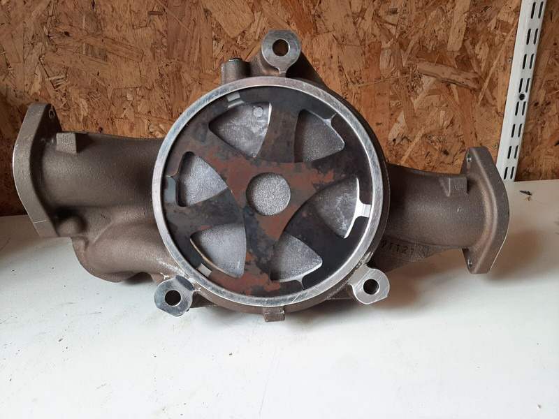 Volvo 20548812 - Vodena pumpa: slika Volvo 20548812 - Vodena pumpa Volvo 20548812 - Vodena pumpa: slika Volvo 20548812 - Vodena pumpa