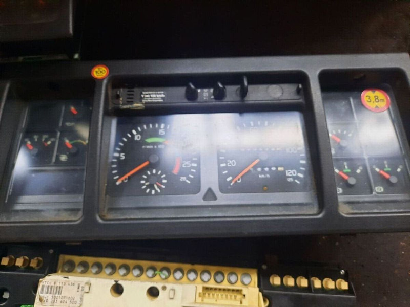 Volvo 70361832-1 . 70361831. 70329201-2 .22205475-P03. 70392912-P01/ - Ploča s instrumentima: slika Volvo 70361832-1 . 70361831. 70329201-2 .22205475-P03. 70392912-P01/ - Ploča s instrumentima Volvo 70361832-1 . 70361831. 70329201-2 .22205475-P03. 70392912-P01/ - Ploča s instrumentima: slika Volvo 70361832-1 . 70361831. 70329201-2 .22205475-P03. 70392912-P01/ - Ploča s instrumentima