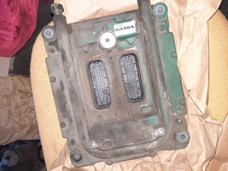 Volvo D12 D7C D9 - Upravljačka jedinica (ECU): slika Volvo D12 D7C D9 - Upravljačka jedinica (ECU) Volvo D12 D7C D9 - Upravljačka jedinica (ECU): slika Volvo D12 D7C D9 - Upravljačka jedinica (ECU)