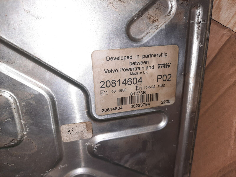 Volvo D12 D7C D9 - Upravljačka jedinica (ECU): slika Volvo D12 D7C D9 - Upravljačka jedinica (ECU) Volvo D12 D7C D9 - Upravljačka jedinica (ECU): slika Volvo D12 D7C D9 - Upravljačka jedinica (ECU)
