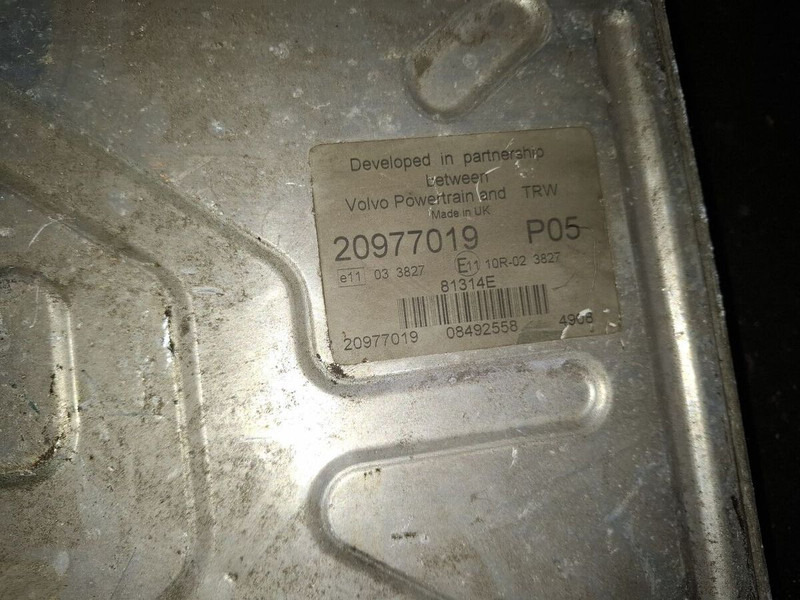 Volvo D12 D7C D9 - Upravljačka jedinica (ECU): slika Volvo D12 D7C D9 - Upravljačka jedinica (ECU) Volvo D12 D7C D9 - Upravljačka jedinica (ECU): slika Volvo D12 D7C D9 - Upravljačka jedinica (ECU)