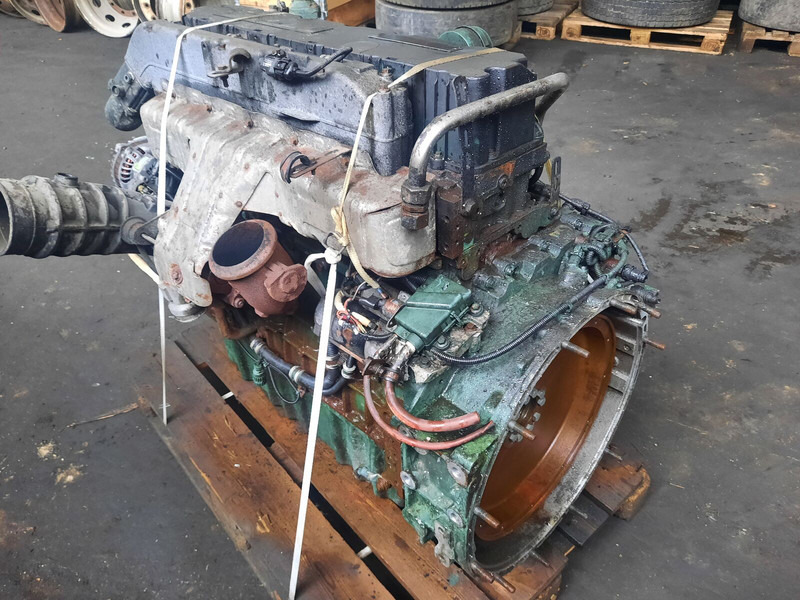 Volvo D7E - Motor: slika Volvo D7E - Motor Volvo D7E - Motor: slika Volvo D7E - Motor
