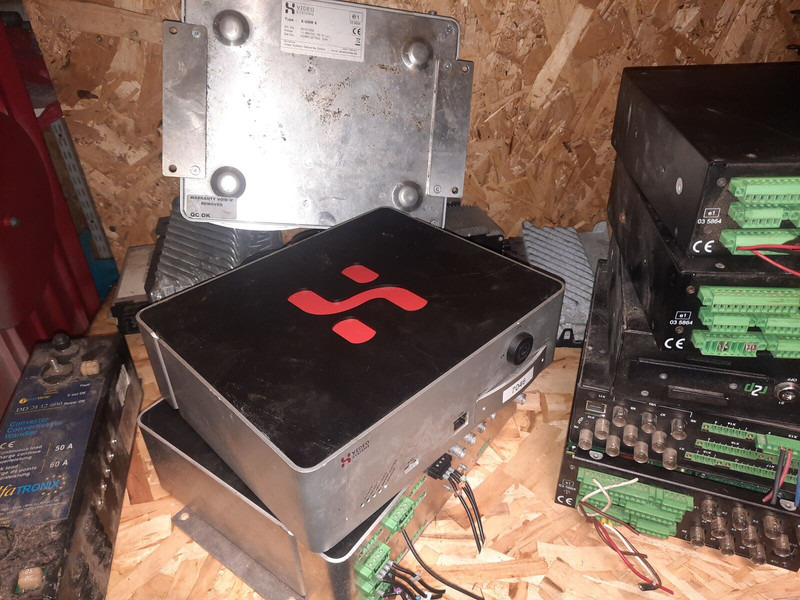 Novi Električni sustav Volvo Video system x-dmr 8 R8 Compact RJ45: slika Novi Električni sustav Volvo Video system x-dmr 8 R8 Compact RJ45