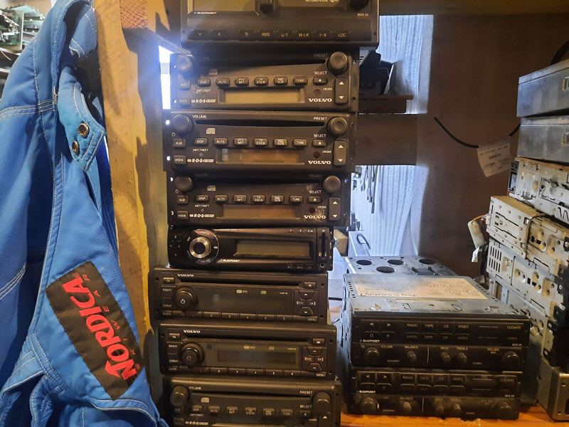 Novi Električni sustav Volvo Video system x-dmr 8 R8 Compact RJ45: slika Novi Električni sustav Volvo Video system x-dmr 8 R8 Compact RJ45