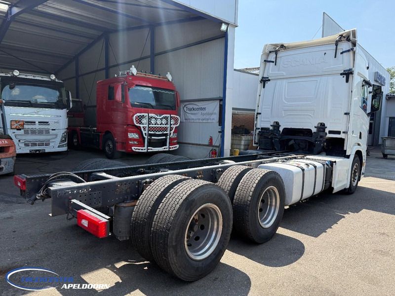 Scania R650 V8 NGS 6x4, Standclima, Retarder, PTO, 9000 Vooras - Kamion-šasija: slika Scania R650 V8 NGS 6x4, Standclima, Retarder, PTO, 9000 Vooras - Kamion-šasija Scania R650 V8 NGS 6x4, Standclima, Retarder, PTO, 9000 Vooras - Kamion-šasija: slika Scania R650 V8 NGS 6x4, Standclima, Retarder, PTO, 9000 Vooras - Kamion-šasija