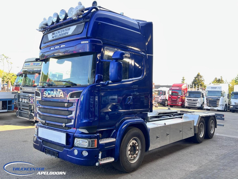 Scania R730 V8 6x4, Retarder, Clutch, PTO - Kamion-šasija: slika Scania R730 V8 6x4, Retarder, Clutch, PTO - Kamion-šasija Scania R730 V8 6x4, Retarder, Clutch, PTO - Kamion-šasija: slika Scania R730 V8 6x4, Retarder, Clutch, PTO - Kamion-šasija