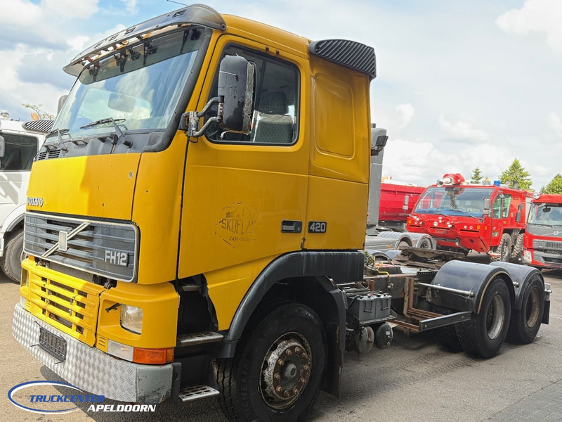 Volvo FH 12 - 420 6x4, Handgeschakeld, Euro 2, Hydrauliek - Tegljač: slika Volvo FH 12 - 420 6x4, Handgeschakeld, Euro 2, Hydrauliek - Tegljač Volvo FH 12 - 420 6x4, Handgeschakeld, Euro 2, Hydrauliek - Tegljač: slika Volvo FH 12 - 420 6x4, Handgeschakeld, Euro 2, Hydrauliek - Tegljač