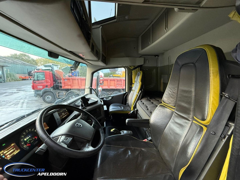 Kamion-šasija Volvo FH 657000 km, 6x4, Globetrotter: slika Kamion-šasija Volvo FH 657000 km, 6x4, Globetrotter Kamion-šasija Volvo FH 657000 km, 6x4, Globetrotter: slika Kamion-šasija Volvo FH 657000 km, 6x4, Globetrotter