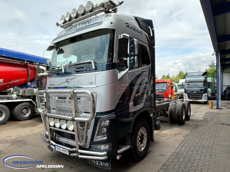 Volvo FH 750 6x4, Steel - Air, Globetrotter XL - Kamion-šasija: slika Volvo FH 750 6x4, Steel - Air, Globetrotter XL - Kamion-šasija Volvo FH 750 6x4, Steel - Air, Globetrotter XL - Kamion-šasija: slika Volvo FH 750 6x4, Steel - Air, Globetrotter XL - Kamion-šasija