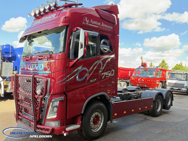 Volvo FH 750 6x4 Tandemlift, Retarder, PTO - Kamion-šasija: slika Volvo FH 750 6x4 Tandemlift, Retarder, PTO - Kamion-šasija Volvo FH 750 6x4 Tandemlift, Retarder, PTO - Kamion-šasija: slika Volvo FH 750 6x4 Tandemlift, Retarder, PTO - Kamion-šasija