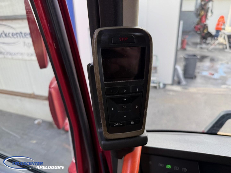 Kamion-šasija Volvo FH 750 6x4 Tandemlift, Retarder, PTO: slika Kamion-šasija Volvo FH 750 6x4 Tandemlift, Retarder, PTO Kamion-šasija Volvo FH 750 6x4 Tandemlift, Retarder, PTO: slika Kamion-šasija Volvo FH 750 6x4 Tandemlift, Retarder, PTO