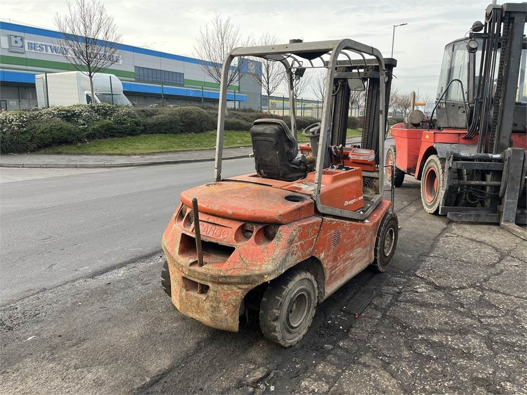 Cesab CBD30 - Diesel viličar: slika Cesab CBD30 - Diesel viličar Cesab CBD30 - Diesel viličar: slika Cesab CBD30 - Diesel viličar