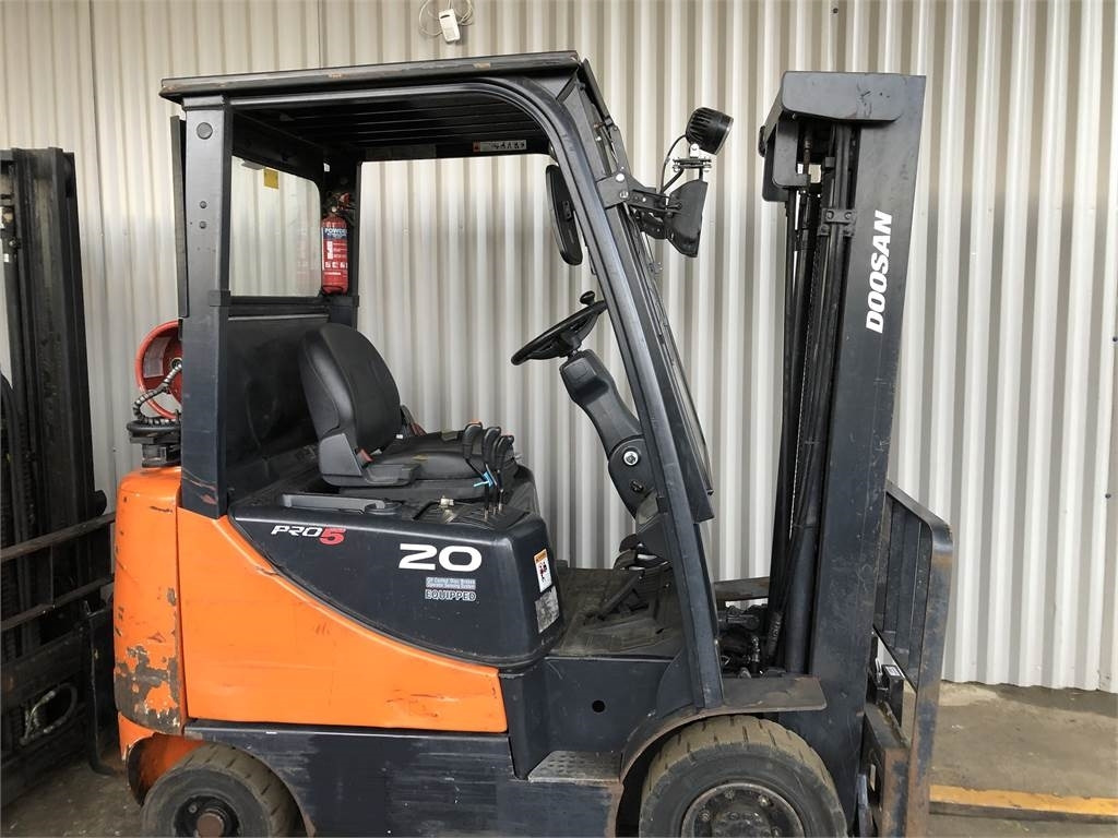 Doosan G20 SC-5 - Plinski viličar: slika Doosan G20 SC-5 - Plinski viličar Doosan G20 SC-5 - Plinski viličar: slika Doosan G20 SC-5 - Plinski viličar