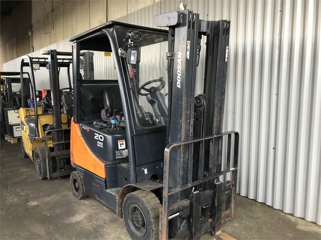 Doosan G20 SC-5 - Plinski viličar: slika Doosan G20 SC-5 - Plinski viličar Doosan G20 SC-5 - Plinski viličar: slika Doosan G20 SC-5 - Plinski viličar