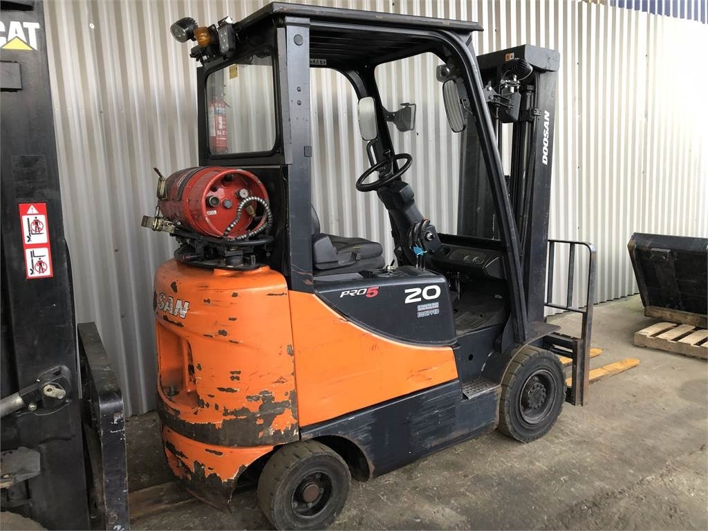 Doosan G20 SC-5 - Plinski viličar: slika Doosan G20 SC-5 - Plinski viličar Doosan G20 SC-5 - Plinski viličar: slika Doosan G20 SC-5 - Plinski viličar