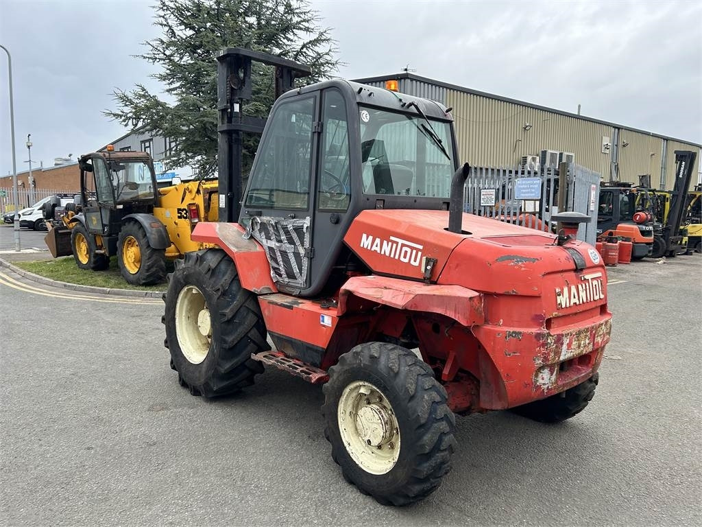 Manitou M26-4 - Viličar za teške terene: slika Manitou M26-4 - Viličar za teške terene Manitou M26-4 - Viličar za teške terene: slika Manitou M26-4 - Viličar za teške terene