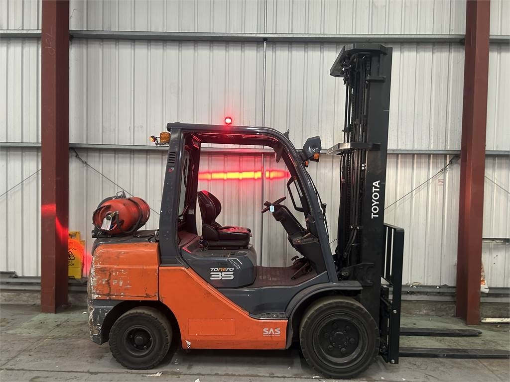 Toyota 02-8FGJF35 - Plinski viličar: slika Toyota 02-8FGJF35 - Plinski viličar Toyota 02-8FGJF35 - Plinski viličar: slika Toyota 02-8FGJF35 - Plinski viličar