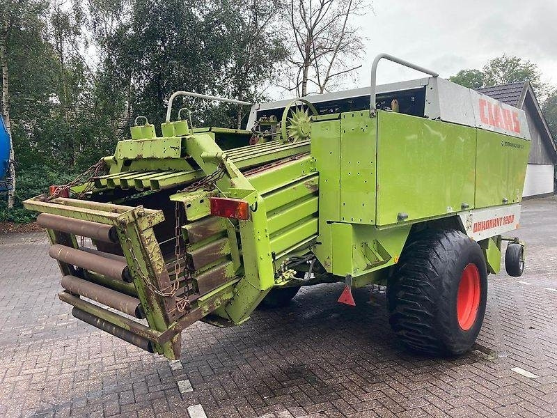 Claas Quadrant 1200 - Kvadratna balirka: slika Claas Quadrant 1200 - Kvadratna balirka Claas Quadrant 1200 - Kvadratna balirka: slika Claas Quadrant 1200 - Kvadratna balirka