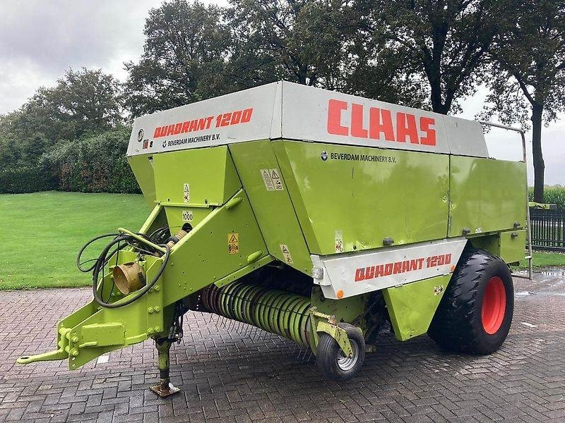 Claas Quadrant 1200 - Kvadratna balirka: slika Claas Quadrant 1200 - Kvadratna balirka Claas Quadrant 1200 - Kvadratna balirka: slika Claas Quadrant 1200 - Kvadratna balirka