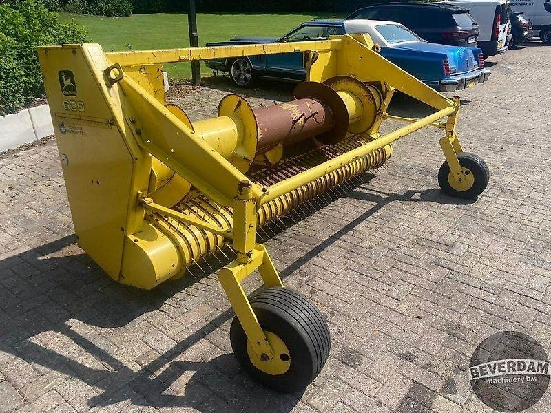 John Deere Pick-up 630 - Priključak za kombajn: slika John Deere Pick-up 630 - Priključak za kombajn John Deere Pick-up 630 - Priključak za kombajn: slika John Deere Pick-up 630 - Priključak za kombajn