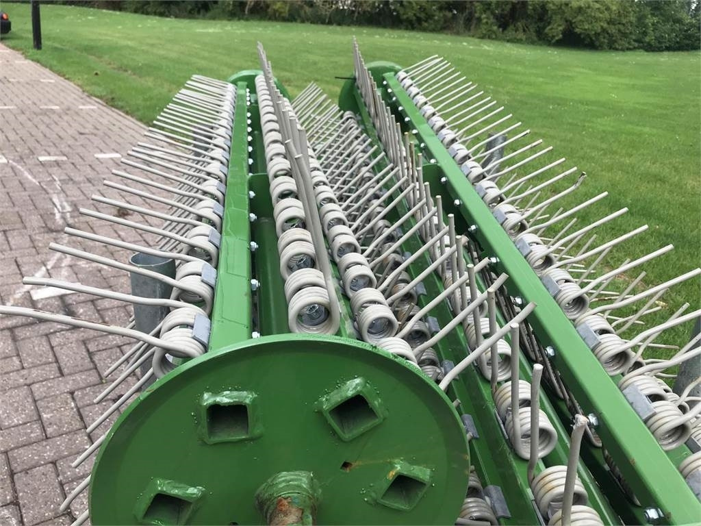 Krone Pick-up nieuw zonder beugels - Priključak za silažni kombajn: slika Krone Pick-up nieuw zonder beugels - Priključak za silažni kombajn Krone Pick-up nieuw zonder beugels - Priključak za silažni kombajn: slika Krone Pick-up nieuw zonder beugels - Priključak za silažni kombajn