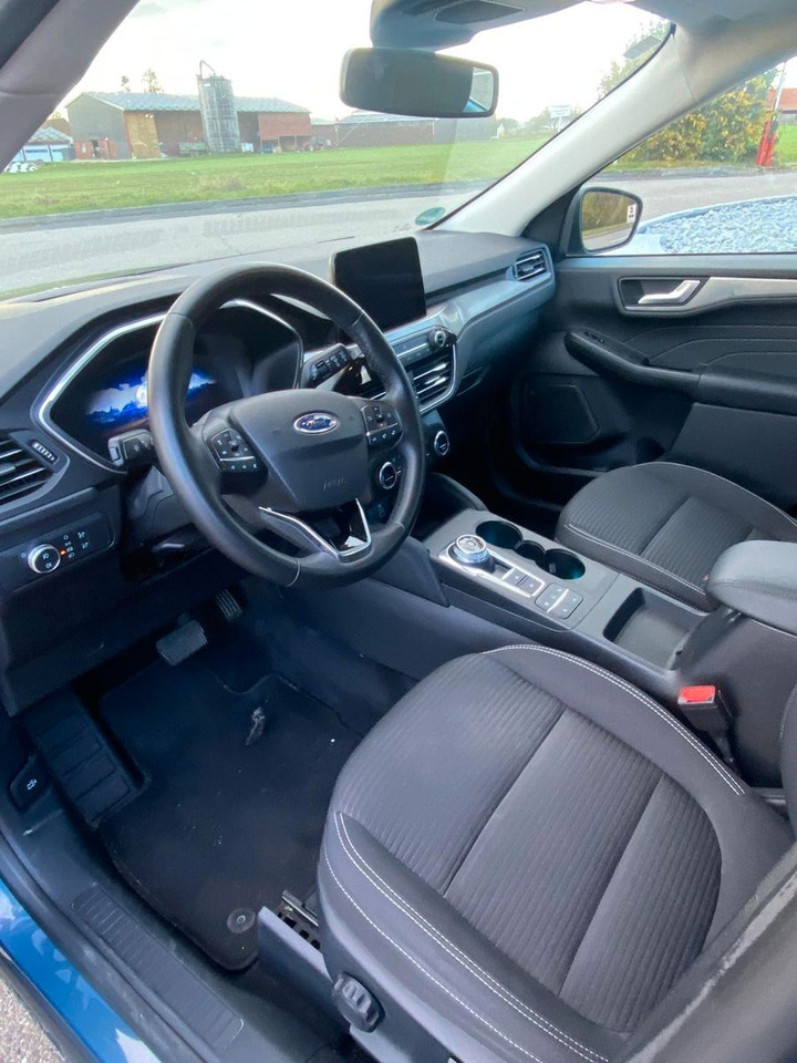 Ford Kuga Titanium 4X4 AWD - SUV: slika Ford Kuga Titanium 4X4 AWD - SUV Ford Kuga Titanium 4X4 AWD - SUV: slika Ford Kuga Titanium 4X4 AWD - SUV