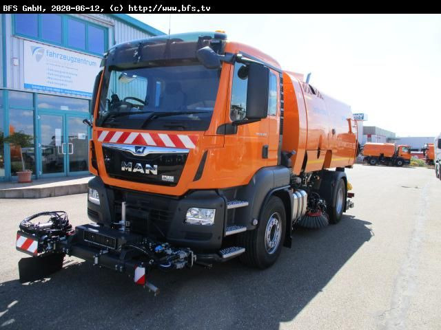 MAN TGS 18.400 4X2 BL Bucher OF 8000 RS Drehjet beid - Cestovna čistilica: slika MAN TGS 18.400 4X2 BL Bucher OF 8000 RS Drehjet beid - Cestovna čistilica MAN TGS 18.400 4X2 BL Bucher OF 8000 RS Drehjet beid - Cestovna čistilica: slika MAN TGS 18.400 4X2 BL Bucher OF 8000 RS Drehjet beid - Cestovna čistilica