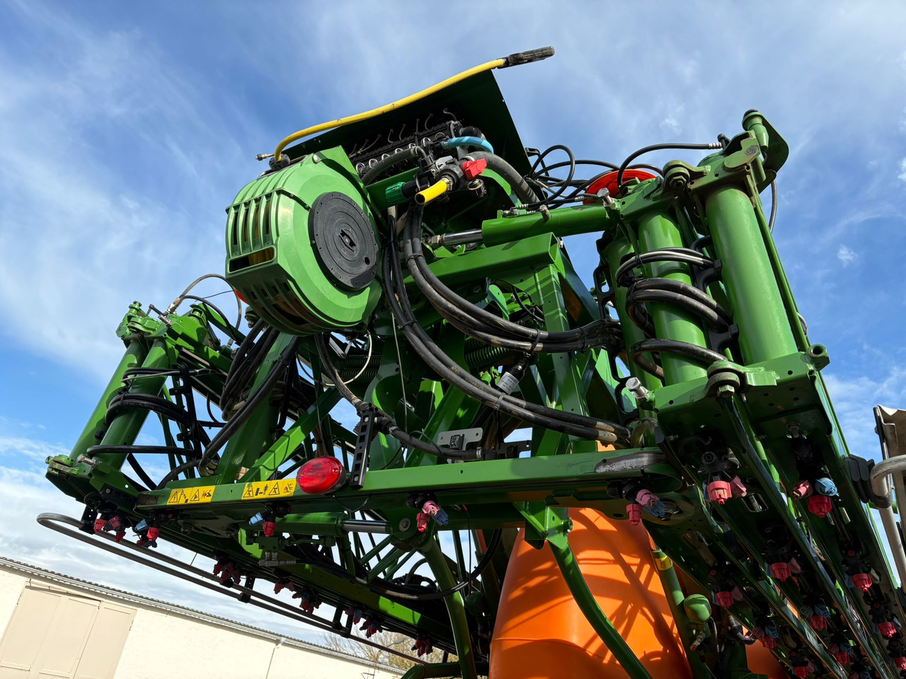 AMAZONE UX 6200 36m GPS - Vučena prskalica: slika AMAZONE UX 6200 36m GPS - Vučena prskalica AMAZONE UX 6200 36m GPS - Vučena prskalica: slika AMAZONE UX 6200 36m GPS - Vučena prskalica