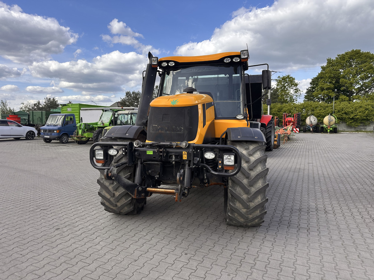JCB FASTRAC 3230 - Traktor: slika JCB FASTRAC 3230 - Traktor JCB FASTRAC 3230 - Traktor: slika JCB FASTRAC 3230 - Traktor