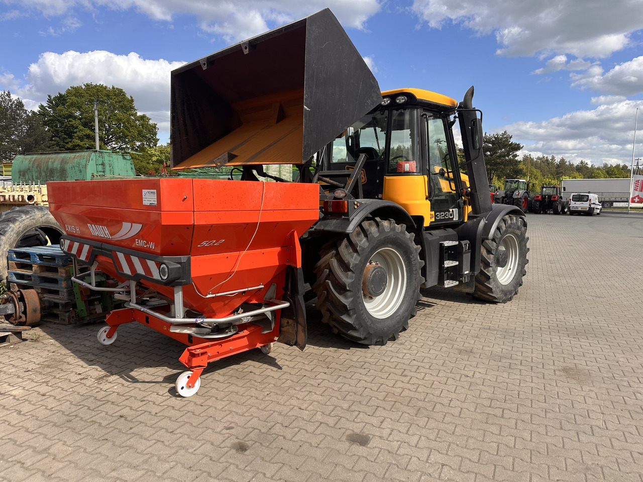 JCB FASTRAC 3230 - Traktor: slika JCB FASTRAC 3230 - Traktor JCB FASTRAC 3230 - Traktor: slika JCB FASTRAC 3230 - Traktor