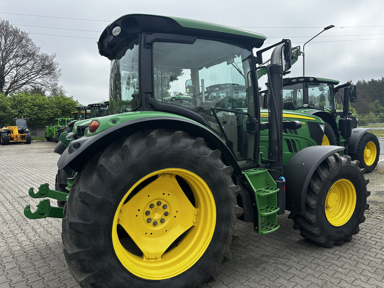 John Deere 6115R - Traktor: slika John Deere 6115R - Traktor John Deere 6115R - Traktor: slika John Deere 6115R - Traktor