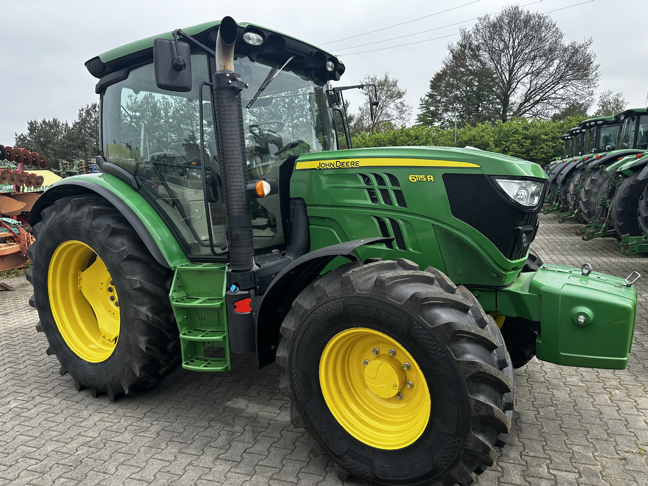 John Deere 6115R - Traktor: slika John Deere 6115R - Traktor John Deere 6115R - Traktor: slika John Deere 6115R - Traktor