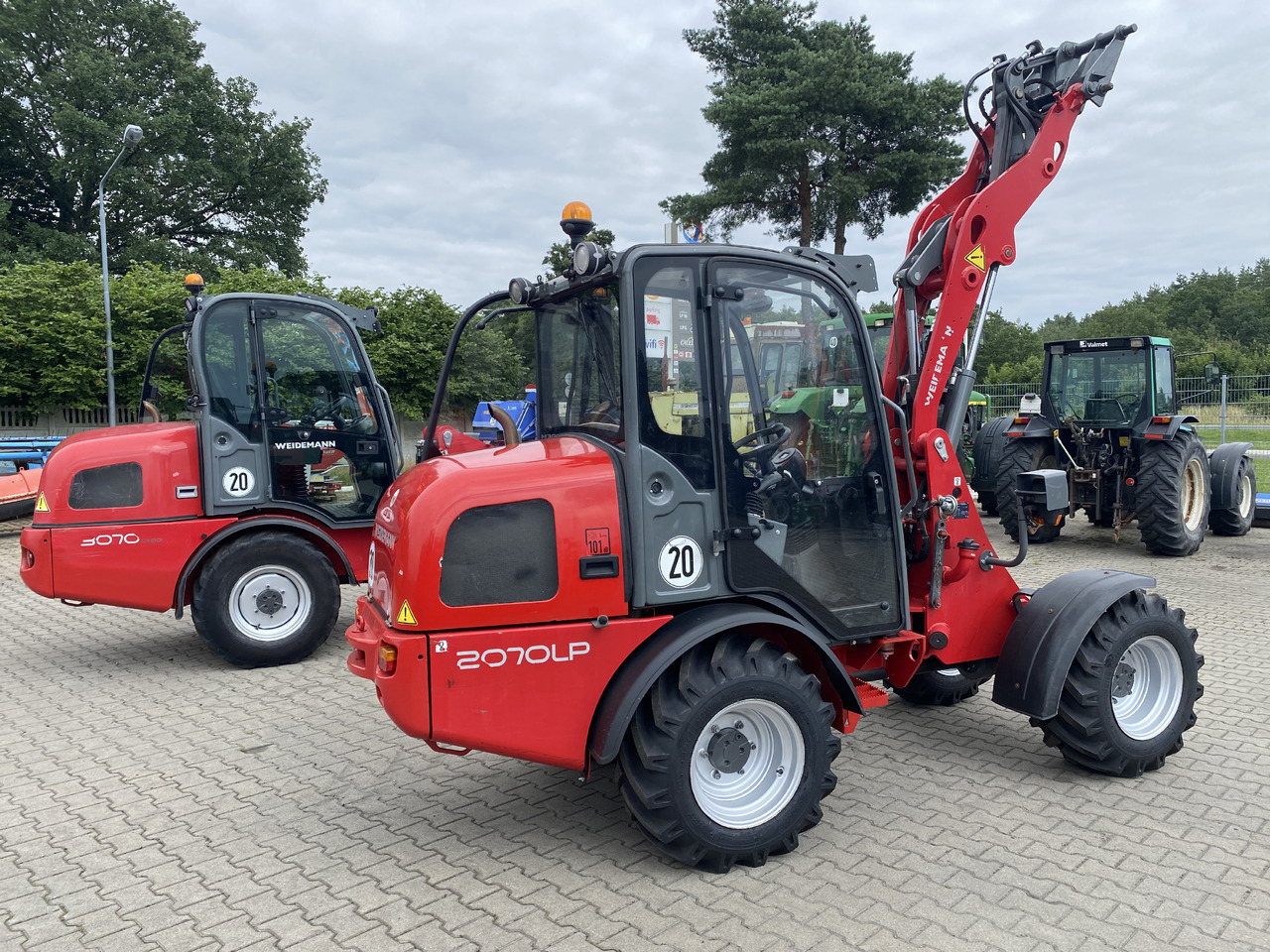 Weidemann 2070 cx LP - Utovarivač na kotačima: slika Weidemann 2070 cx LP - Utovarivač na kotačima Weidemann 2070 cx LP - Utovarivač na kotačima: slika Weidemann 2070 cx LP - Utovarivač na kotačima