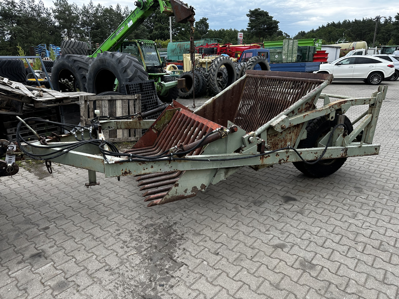 Zbieracz kamieni Fortschritt Steinsammler Steinsammelwagen - Oprema za obradu tla: slika Zbieracz kamieni Fortschritt Steinsammler Steinsammelwagen - Oprema za obradu tla Zbieracz kamieni Fortschritt Steinsammler Steinsammelwagen - Oprema za obradu tla: slika Zbieracz kamieni Fortschritt Steinsammler Steinsammelwagen - Oprema za obradu tla
