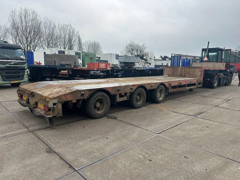 Broshuis 31N55A, EXTENDABLE, LAST AXLE STEERING - Poluprikolica s niskim utovarivačem: slika Broshuis 31N55A, EXTENDABLE, LAST AXLE STEERING - Poluprikolica s niskim utovarivačem Broshuis 31N55A, EXTENDABLE, LAST AXLE STEERING - Poluprikolica s niskim utovarivačem: slika Broshuis 31N55A, EXTENDABLE, LAST AXLE STEERING - Poluprikolica s niskim utovarivačem