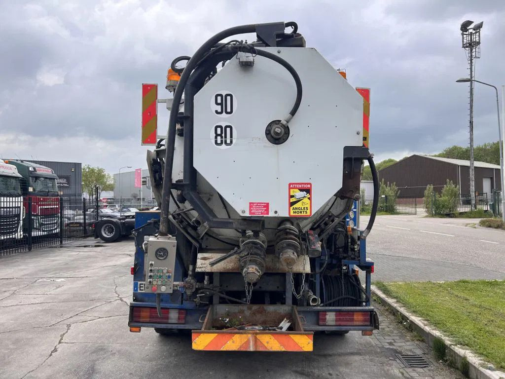 DAF CF 85.380 6X4 VACUUM CLEANER - FULL STEEL - Vakum kamion: slika DAF CF 85.380 6X4 VACUUM CLEANER - FULL STEEL - Vakum kamion DAF CF 85.380 6X4 VACUUM CLEANER - FULL STEEL - Vakum kamion: slika DAF CF 85.380 6X4 VACUUM CLEANER - FULL STEEL - Vakum kamion