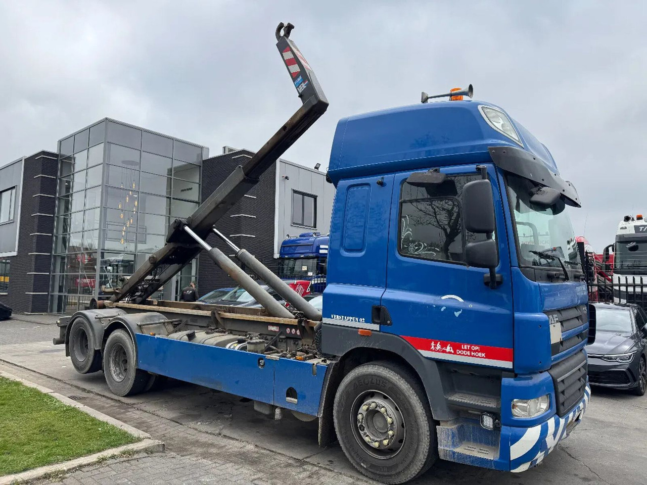 DAF CF 85 6X2 - EURO 5 + VDL HOOK + LIFT AXLE + TÜV - Kamion s kukastom dizalicom: slika DAF CF 85 6X2 - EURO 5 + VDL HOOK + LIFT AXLE + TÜV - Kamion s kukastom dizalicom DAF CF 85 6X2 - EURO 5 + VDL HOOK + LIFT AXLE + TÜV - Kamion s kukastom dizalicom: slika DAF CF 85 6X2 - EURO 5 + VDL HOOK + LIFT AXLE + TÜV - Kamion s kukastom dizalicom