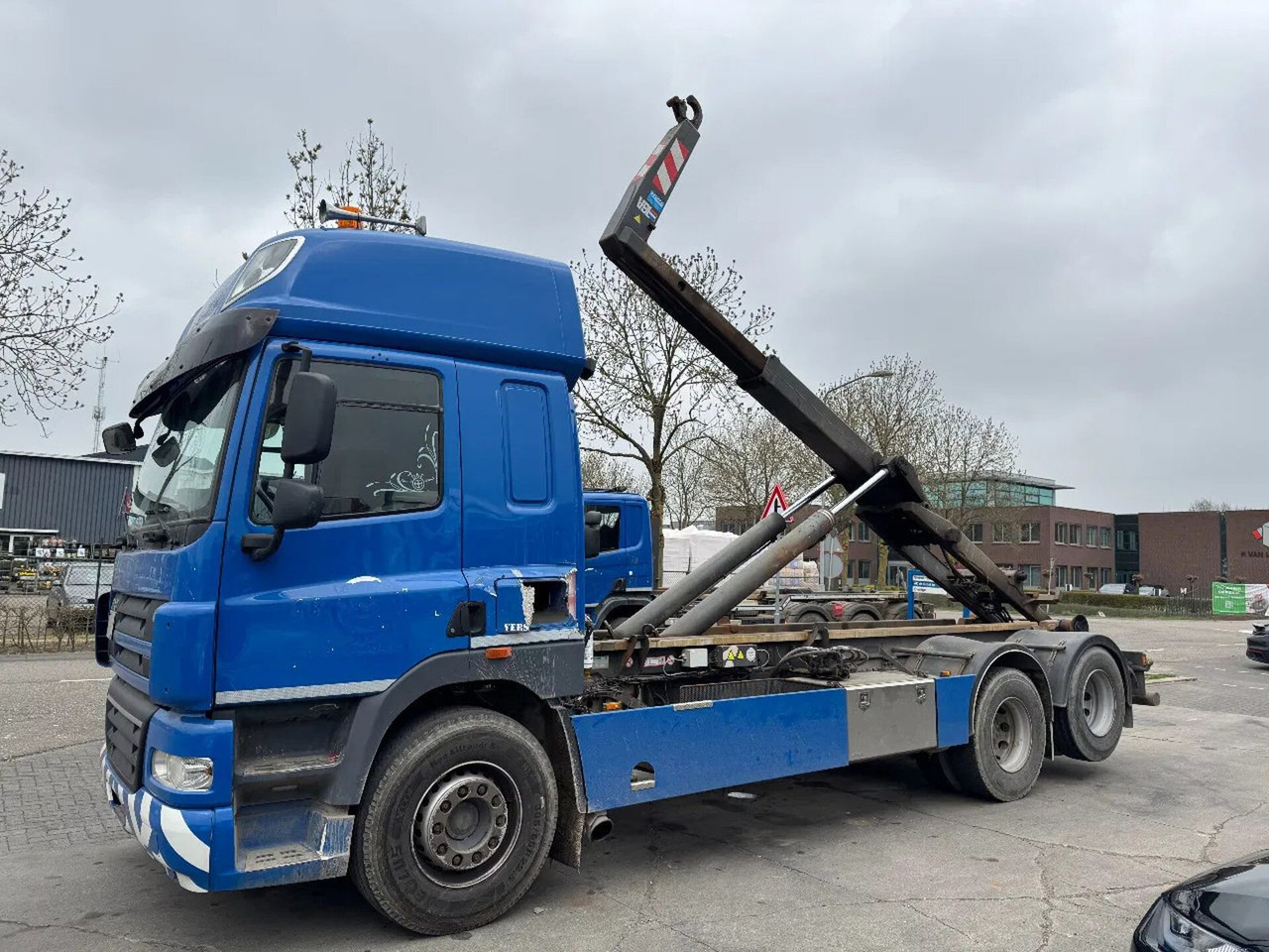 DAF CF 85 6X2 - EURO 5 + VDL HOOK + LIFT AXLE + TÜV - Kamion s kukastom dizalicom: slika DAF CF 85 6X2 - EURO 5 + VDL HOOK + LIFT AXLE + TÜV - Kamion s kukastom dizalicom DAF CF 85 6X2 - EURO 5 + VDL HOOK + LIFT AXLE + TÜV - Kamion s kukastom dizalicom: slika DAF CF 85 6X2 - EURO 5 + VDL HOOK + LIFT AXLE + TÜV - Kamion s kukastom dizalicom