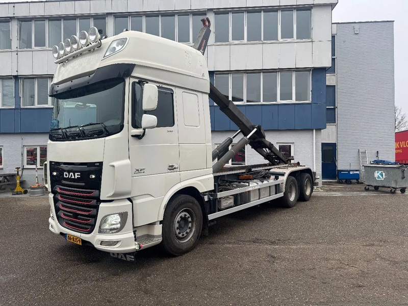 DAF XF 510 6X2 EURO 6 VDL 30T HOOK 2017 - Kamion s kukastom dizalicom: slika DAF XF 510 6X2 EURO 6 VDL 30T HOOK 2017 - Kamion s kukastom dizalicom DAF XF 510 6X2 EURO 6 VDL 30T HOOK 2017 - Kamion s kukastom dizalicom: slika DAF XF 510 6X2 EURO 6 VDL 30T HOOK 2017 - Kamion s kukastom dizalicom