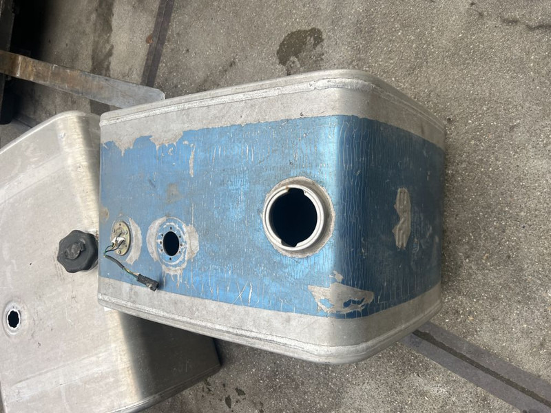 Diversen Hydrauliek tank l 70 b 45 h 62 - Hidraulika za Kamion: slika Diversen Hydrauliek tank l 70 b 45 h 62 - Hidraulika za Kamion Diversen Hydrauliek tank l 70 b 45 h 62 - Hidraulika za Kamion: slika Diversen Hydrauliek tank l 70 b 45 h 62 - Hidraulika za Kamion