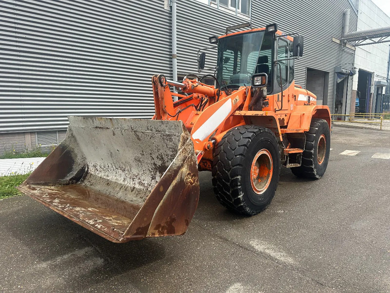 Doosan DL 200 4X4, CE, 6117 HOURS - Utovarivač: slika Doosan DL 200 4X4, CE, 6117 HOURS - Utovarivač Doosan DL 200 4X4, CE, 6117 HOURS - Utovarivač: slika Doosan DL 200 4X4, CE, 6117 HOURS - Utovarivač